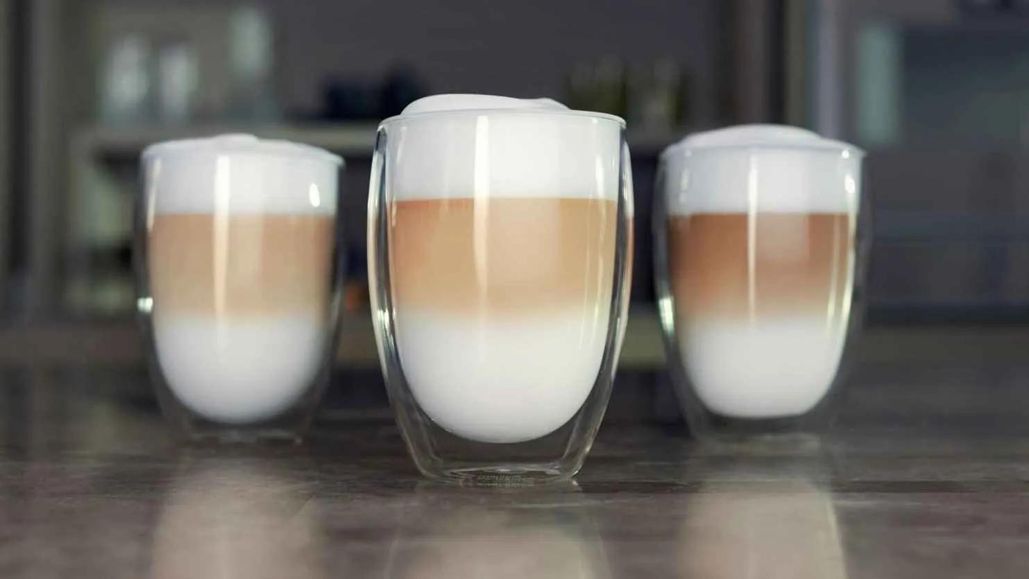 Kaffee mit samtigem Milchschaum