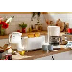 Emotional Benefit Photo Philips Daily Collection Toaster HD2590_00 Emotional Benefit Photo Philips Daily Collection Toaster HD2590_00