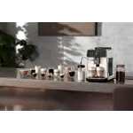Main in-use photograph Philips GranAroma Fully automatic espresso machine SM6580_20