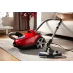 Main in-use photograph Philips Performer Expert Vacuum cleaner with bag FC8721_09 Main in-use photograph Philips Performer Expert Vacuum cleaner with bag FC8721_09