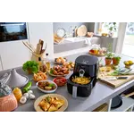 Product in Use Photo Philips Viva Collection Airfryer HD9623_10 Product in Use Photo Philips Viva Collection Airfryer HD9623_10