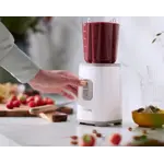 Product in Use Photo Philips Daily Collection Mini blender