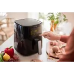 Product in Use Photo Philips Essential Airfryer HD9252_70 Product in Use Photo Philips Essential Airfryer HD9252_70