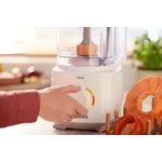 Product in Use Photo Philips Daily Collection Compact Food Processor Product in Use Photo Philips Daily Collection Compact Food Processor