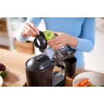 Product in Use Photo Philips Viva Collection Masticating juicer HR1889_71
