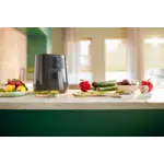 Main in-use photograph Philips Essential Airfryer HD9200_60 Main in-use photograph Philips Essential Airfryer HD9200_60