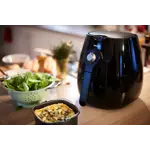 Main in-use photograph Philips Viva Collection Airfryer HD9925_00 Main in-use photograph Philips Viva Collection Airfryer HD9925_00