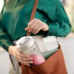 KA_2025_HR2670_01_F7_On-the-go tumbler_1x1 KA_2025_HR2670_01_F7_On-the-go tumbler_1x1