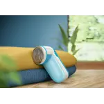 Garment Care Fabric shaver Product In Use Photo (PPL)  GC026_00 (Blue color). V0. jpg.RGB