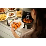Product in Use Photo Philips Viva Collection Airfryer HD9623_10 Product in Use Photo Philips Viva Collection Airfryer HD9623_10