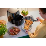 Product in Use Photo Philips Essential Airfryer HD9252_70 Product in Use Photo Philips Essential Airfryer HD9252_70