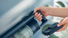 Schimbă acumulatorul, curăţă mai mult