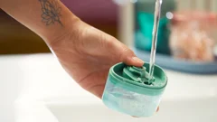 Abnehmbarer 100ml Wasserbehälter