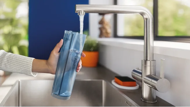 De Philips OneUp Elektrische Dweil is waterbesparend